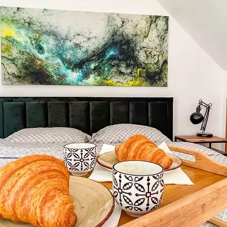 Pilot Otto Smik Apartment